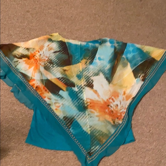 Top - Picture 2 of 2